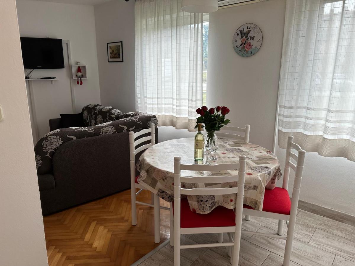 Apartment Mia Πόρετς Εξωτερικό φωτογραφία