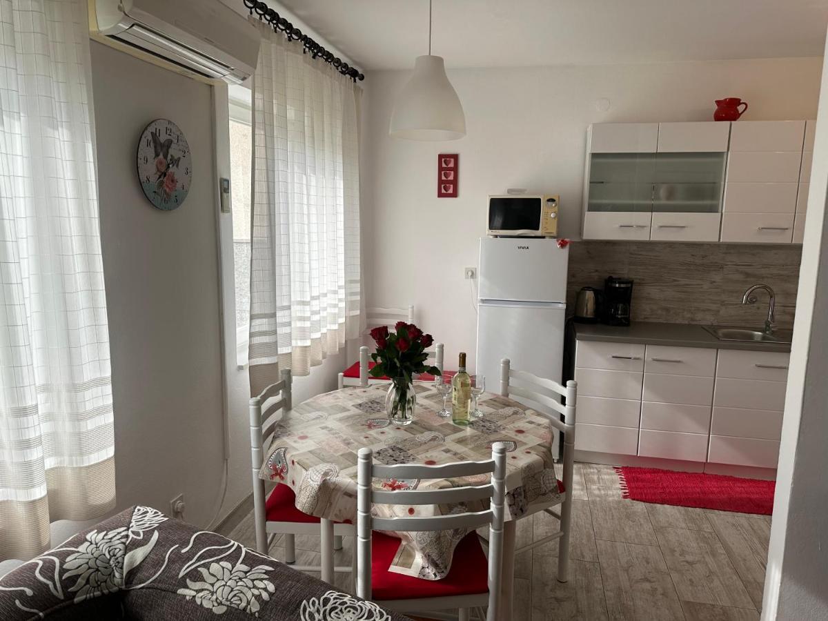 Apartment Mia Πόρετς Εξωτερικό φωτογραφία
