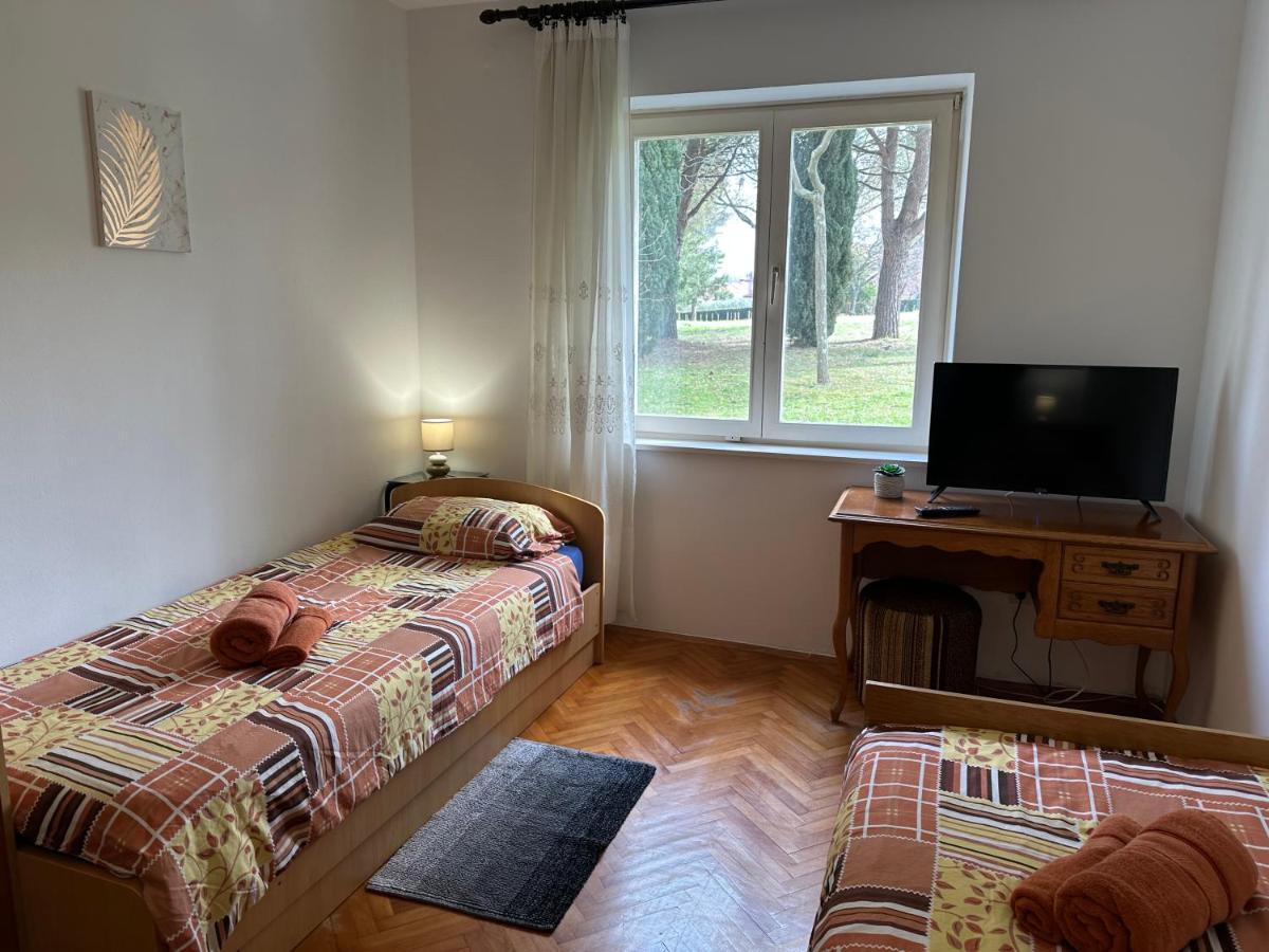 Apartment Mia Πόρετς Εξωτερικό φωτογραφία